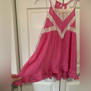 UMGEE. Women’s pink & lacy short sundress